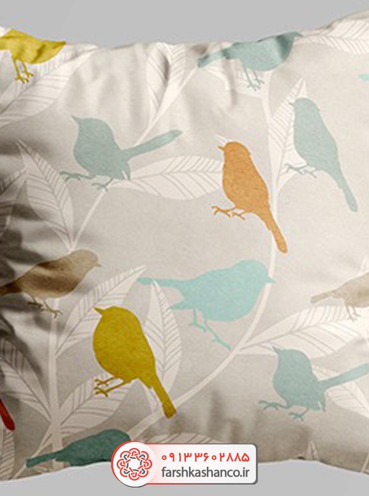 کوسن طرح بهار کوسن طرح بهار از نمای خیلی نزدیک