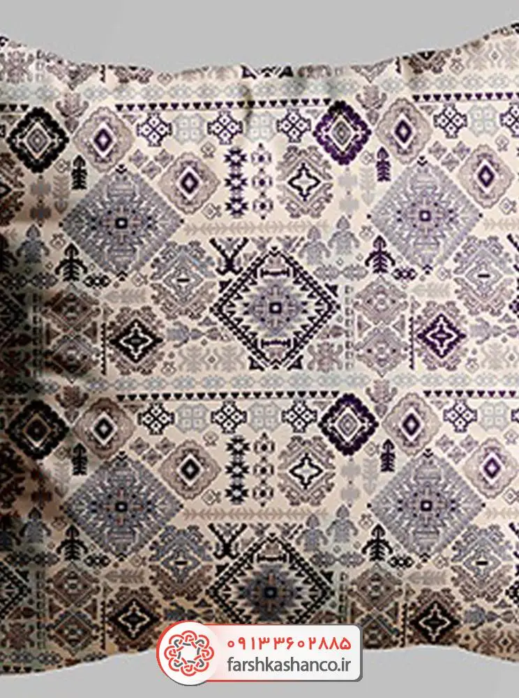 کوسن مخمل لایت با طرح سنتی گبه کوسن مخمل لایت با طرح سنتی گبه از نمای خیلی نزدیک