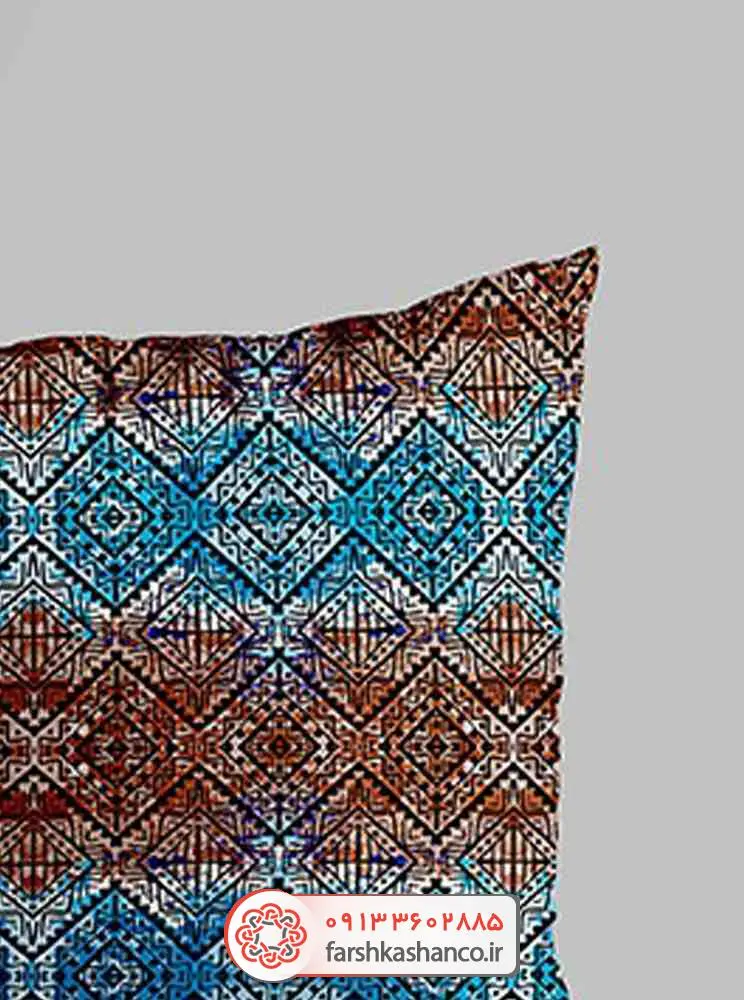 کوسن مبل نقوش هندسی ایرانی کوسن مبل نقوش هندسی ایرانی از نمای نزدیک